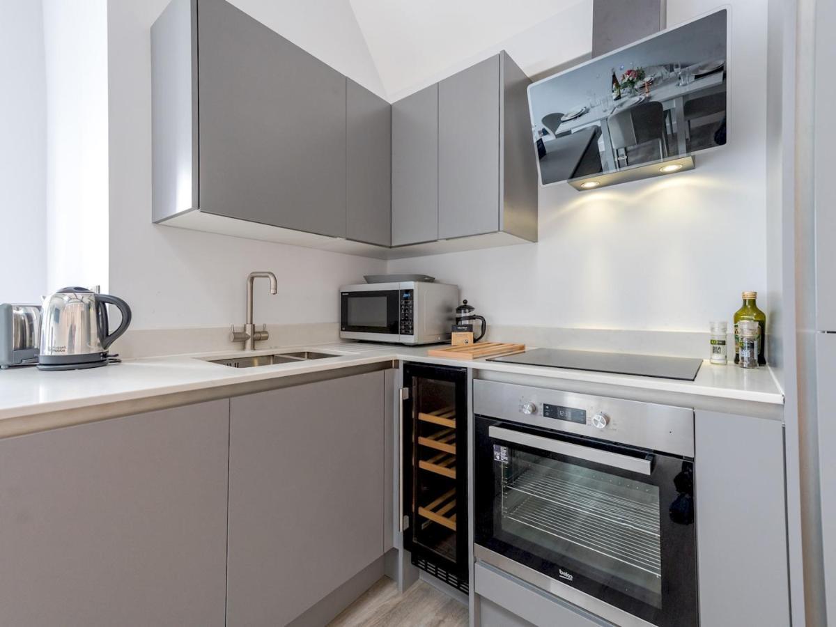 Pass The Keys Dahlia Contemporary Town Centre Apartment Shrewsbury Bagian luar foto
