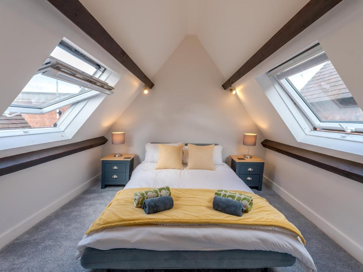 Pass The Keys Dahlia Contemporary Town Centre Apartment Shrewsbury Bagian luar foto