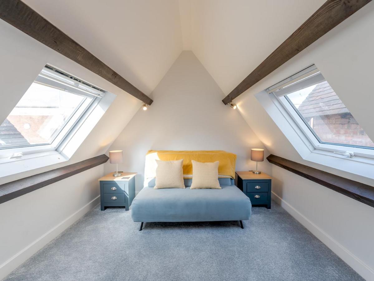 Pass The Keys Dahlia Contemporary Town Centre Apartment Shrewsbury Bagian luar foto