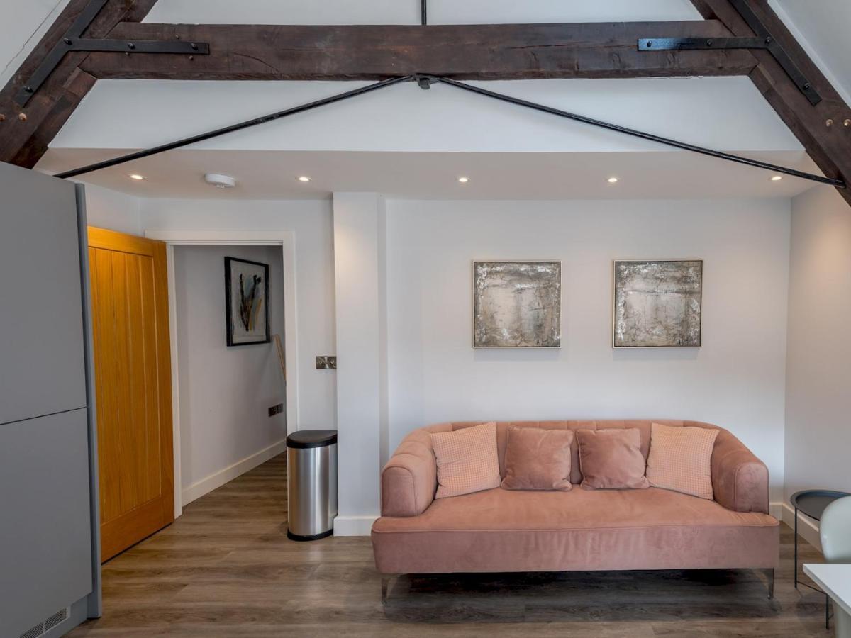 Pass The Keys Dahlia Contemporary Town Centre Apartment Shrewsbury Bagian luar foto