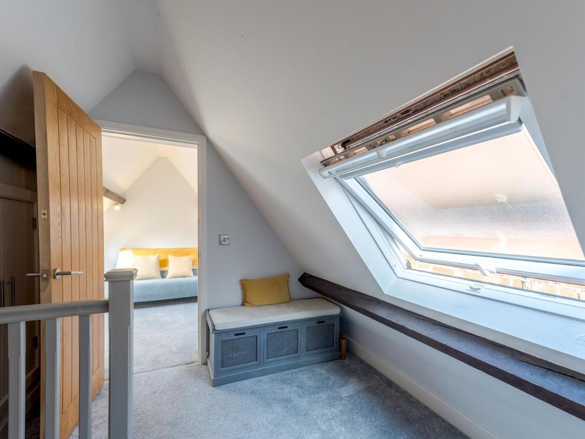 Pass The Keys Dahlia Contemporary Town Centre Apartment Shrewsbury Bagian luar foto